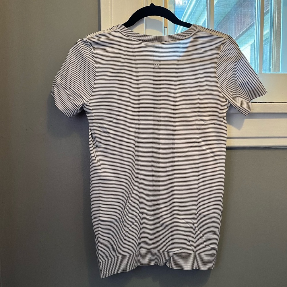 Lululemon Swiftly Tech Short Sleeve Shirt 2.0-Tetra Stripe Asphalt Grey/Black-6 - Picture 8 of 9